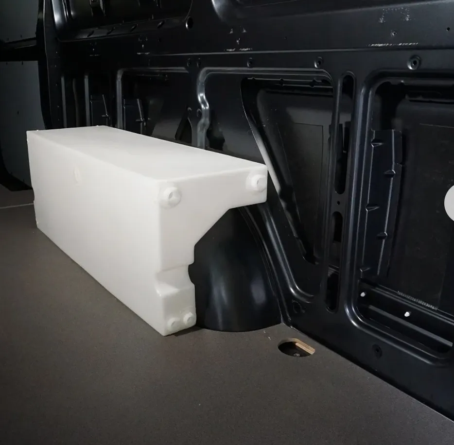 20 Gallon Polyethylene Water Tank - Sprinter Over Fender