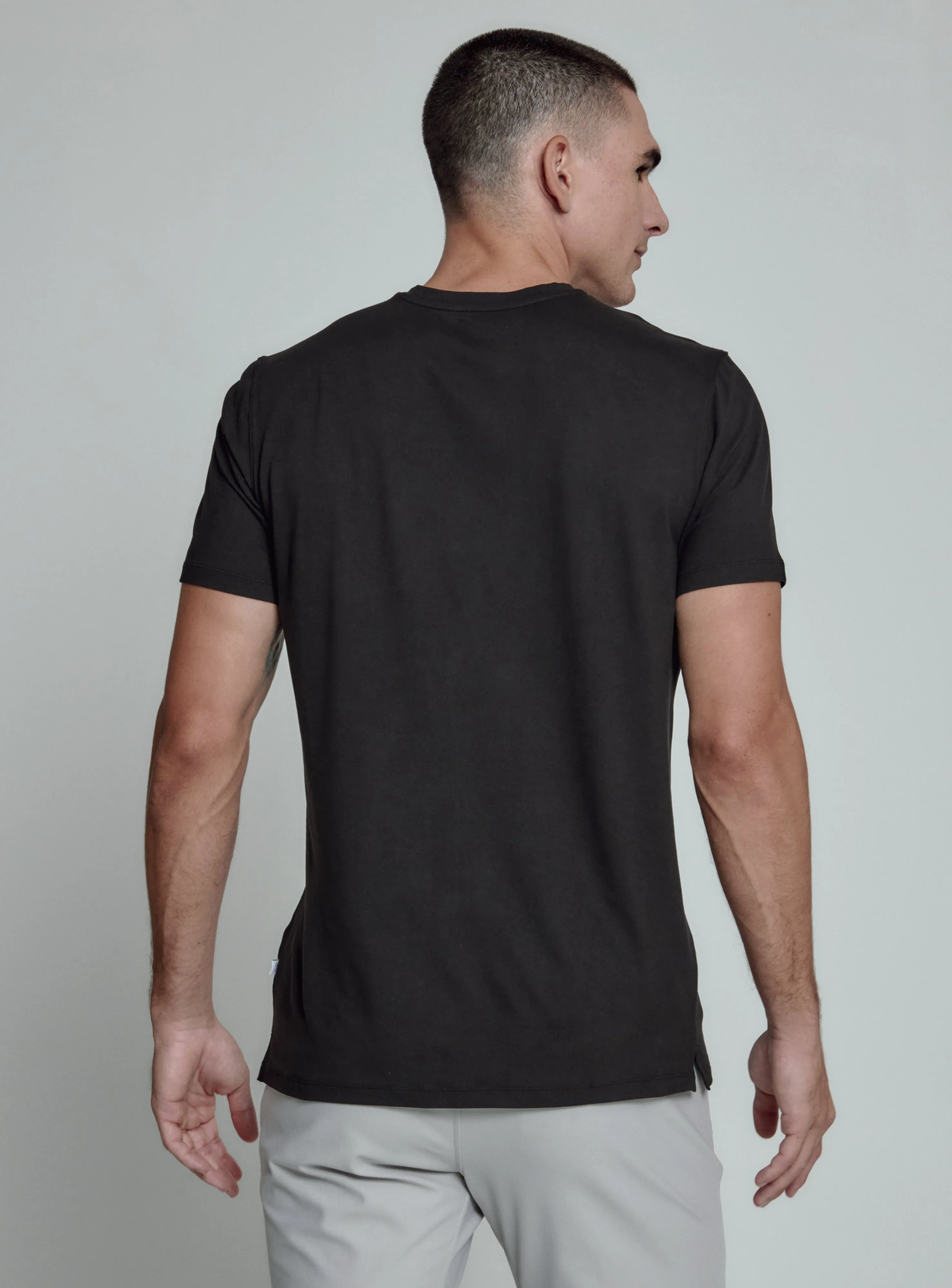 Core V-Neck Tee Black