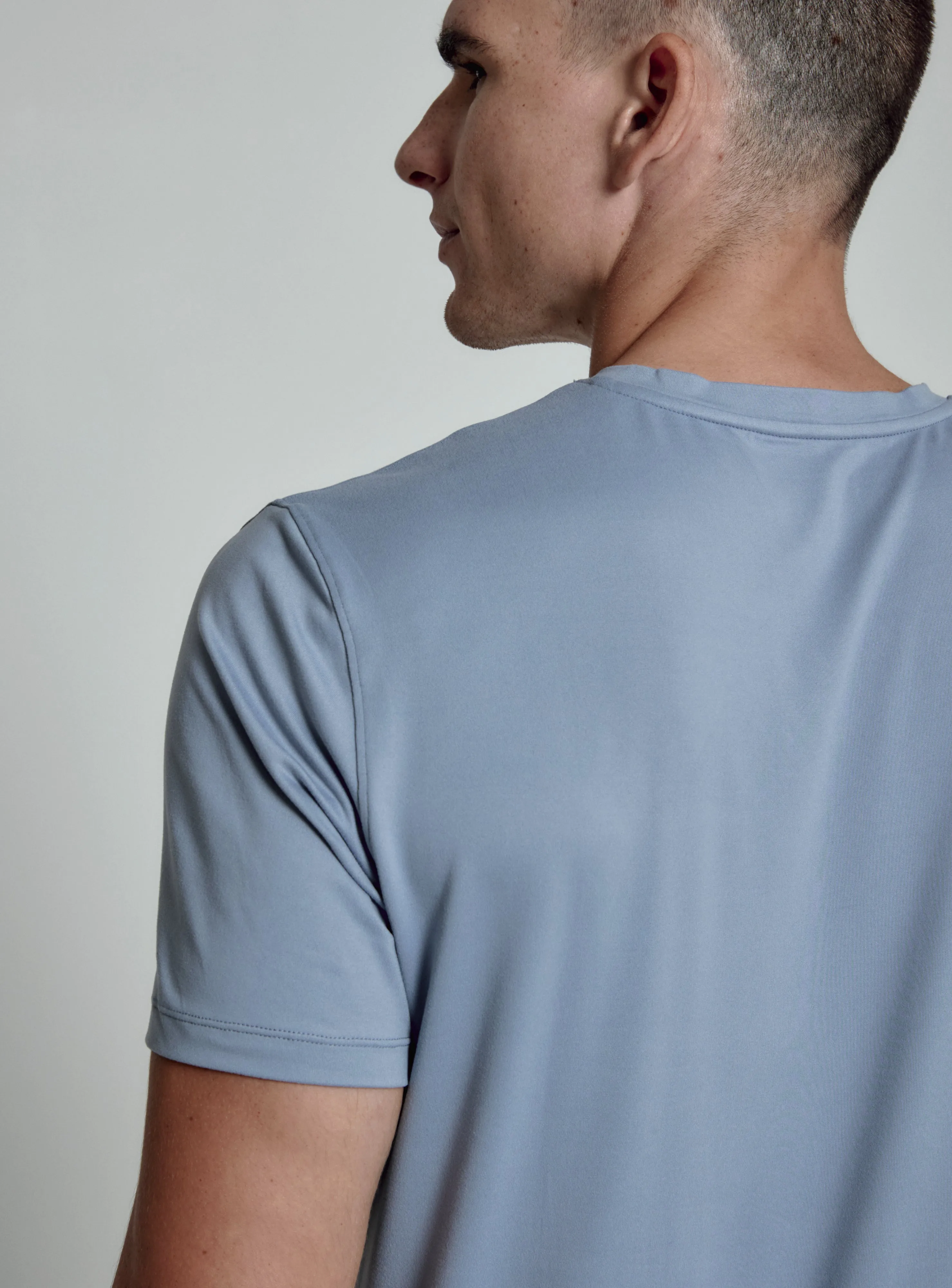 Core V-Neck Tee Island Blue