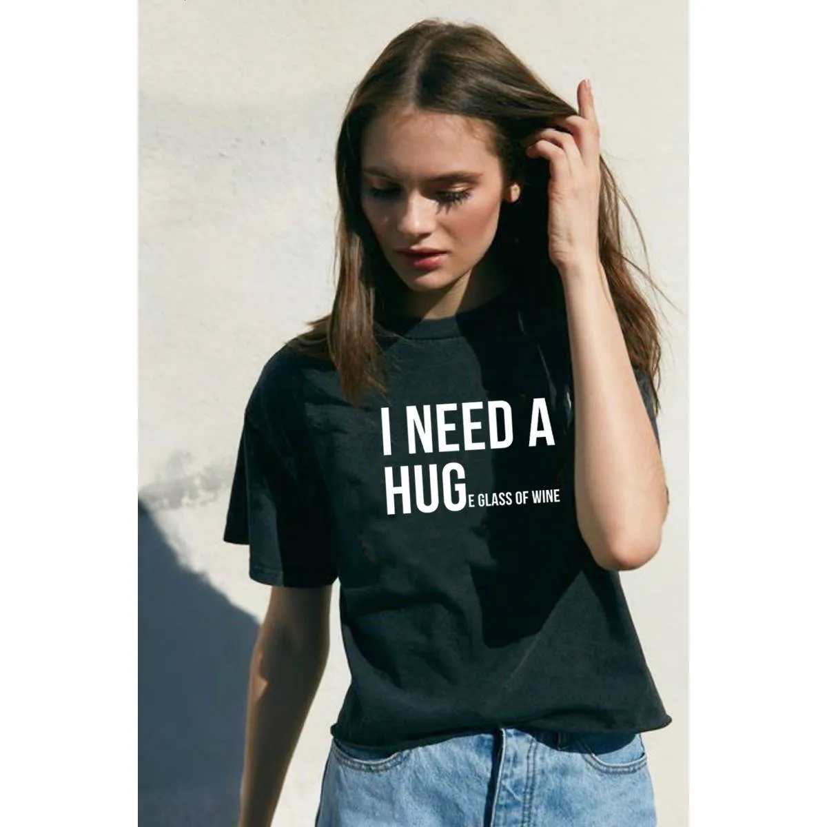 I NEED A HUG GRAPHIC WOMEN TEE