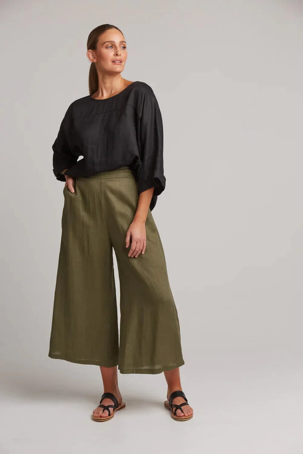 Studio Crop Pant / Khaki