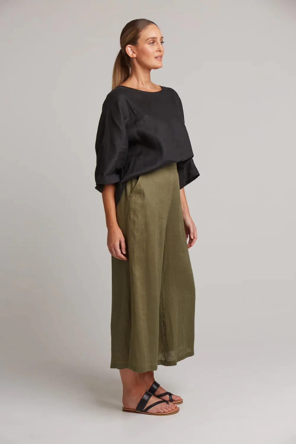 Studio Crop Pant / Khaki