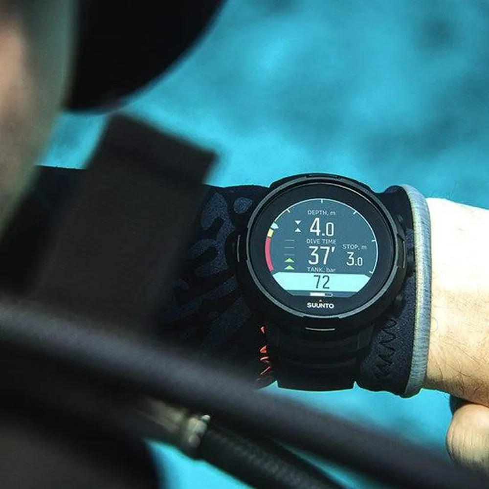 Suunto D5 Wrist Dive Computer with USB Cable & POD Package