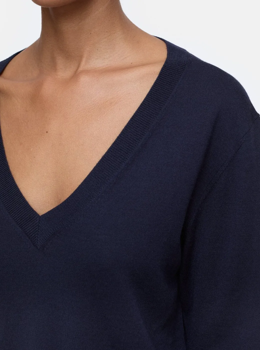 V-NECK BOXY | DARK NIGHT